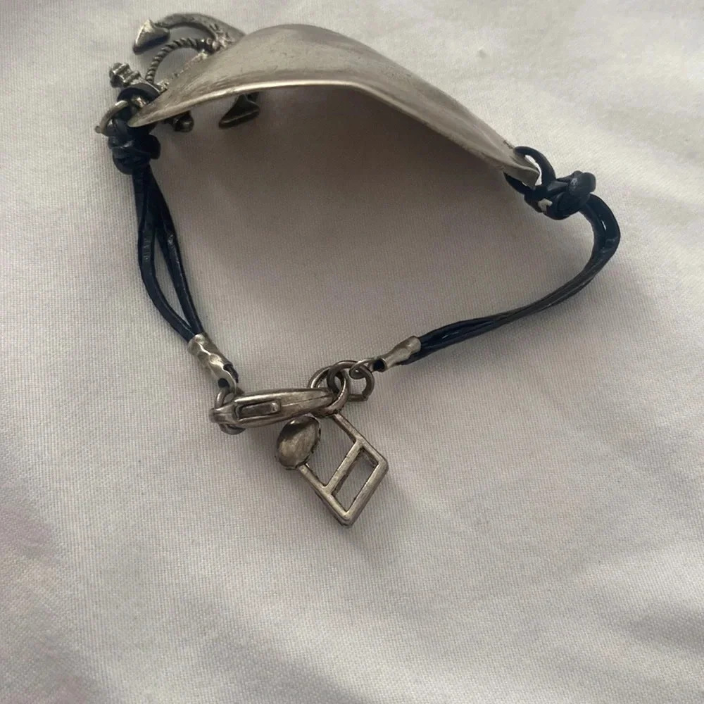 Brush silver bracelet with anchor - Picture 4 of 5